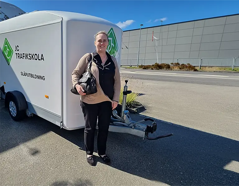 Tungt släp bil utbildning i Varberg